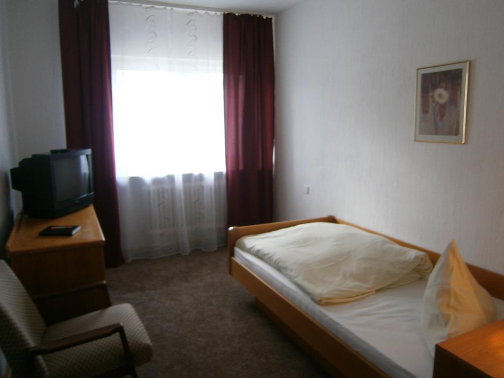 Hotel Strauss Waldbronn Room photo