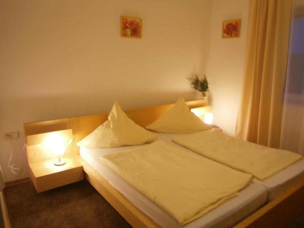 Hotel Strauss Waldbronn Room photo